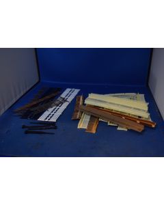 Hornby Platform Fencing [13] & 5 Lengths Lineside Fence 