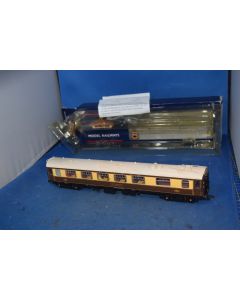 Bachmann 39-300 BR Mk1 Pullman 'Eagle' With Lights (Boxed) 