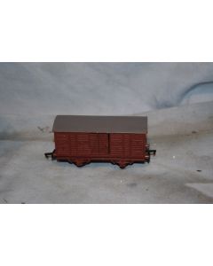 Playcraft [Jouef] '00' P635 Goods Van With Sliding Doors ( UK Couplings) 