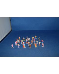 '00' Railway Standing Passengers  Figures [25] (Painted & Good Quality)3