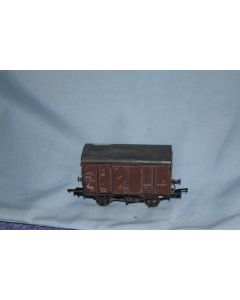 Ratio '00' Twin Vent Box Van Brown (NEM Couplings, Scale Wheels)#