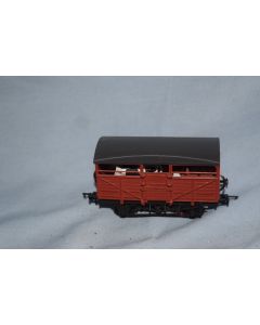 Airfix Kit Built Cattle / Sheep Van [With Cattle] (Scale Wheels NEM Couplings)