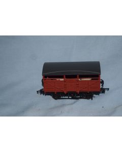 Airfix Kit Built Cattle / Sheep Van [With Sheep] (Scale Wheels NEM Couplings)