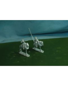 War Games 28mm Mounted Cavalry Officers With Shako Hats   (2 )