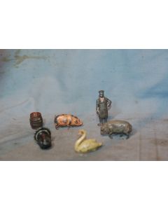 Britains ? '1' Gauge Lead Farm Animals [4] + Figure & Barrel 